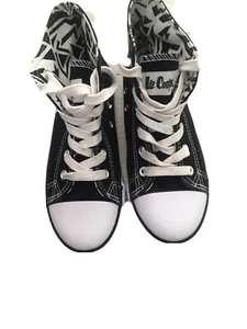 ๐ฅLee Cooper Hi Top Canvas Trainers-UK Size 2. Black & White.*EXCELLENT CON!*๐ - Picture 1 of 10
