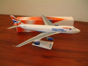 BRITISH AIRWAYS WORLD CARGO Boeing 747-400F MODELO BA IAG R/W/B CAJA ORIGINAL 747 - Imagen 1 de 7