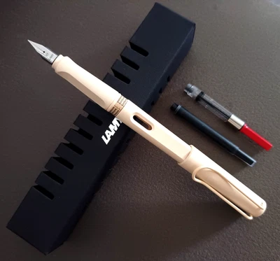 Pluma Estilográfica Safari Edición Especial Crema EF Plumín Pluma En Caja De Regalo Foto 1 de 4