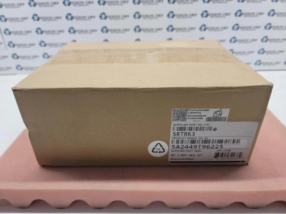 NUEVO APC Smart UPS SRT Kit de riel de montaje de 2 postes, SKU 20422 Foto 1 de 1