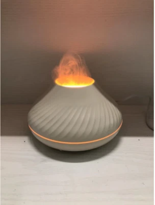 Lámpara de aceite esencial difusor de aroma de llama volcánica 130 ml USB portátil humidificador de aire Foto 1 de 4