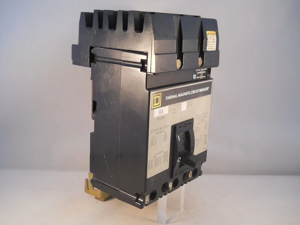 Square D MCCB 16 Amp Triple Pole 3 Phase 16A Series 2 i-Line Breaker SFA3016 - Image 1 of 4