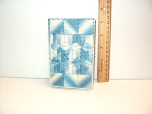 Cubierta de libro de notas hecha a mano Needlepoint azul abigarrado 5 3/8" x 3 1/2" vintage nueva - Imagen 1 de 4