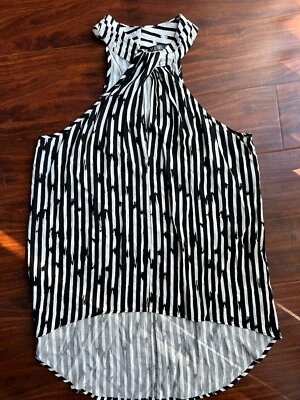 Camiseta sin mangas Venus para mujer negra blanca estampada torcida cuello alto talla 12 informal espalda larga Foto 1 de 4