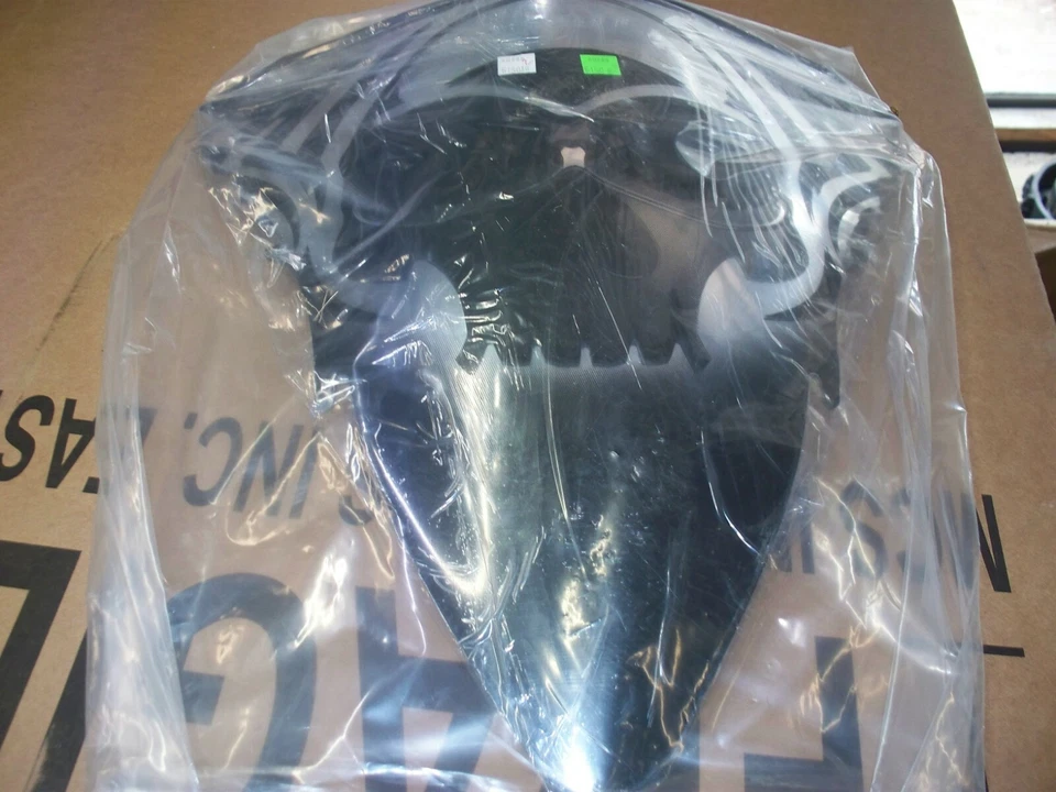 Yamaha Bicicleta Motocicleta 2007-2008 YZF R1 Zombie Parabrisas NUEVO Kuryakyn 1374 Foto 1 de 2