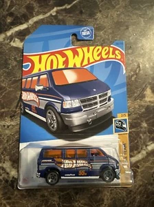 Dodge Van azul 66/250 HW 55 Race Team 2/5 Hot Wheels - Imagen 1 de 2