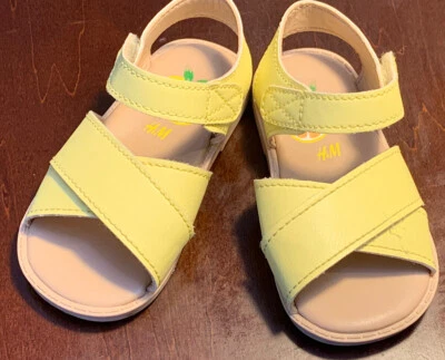 H&M Baby Girl’s Sz 2.5-3.5 Sandals Yellow Manmade Straps Hook and Loop Closure - Image 1 of 4