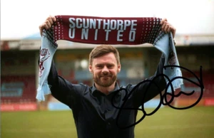 SCUNTHORPE: GRAHAM ALEXANDER SIGNED 6x4 PORTRAIT PHOTO+COA - Picture 1 of 1