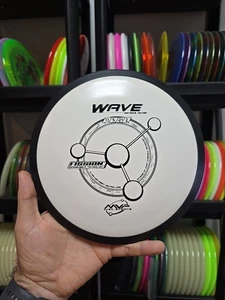 MVP Axiom Discs Fission Wave 153g #3 Driver Disc Golf - Bild 1 von 2