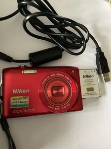 Nikon Coolpix S3300 ROT 16MP SLIM Digitalkamera GETESTET FUNKTIONIERT TOP++ - Bild 1 von 7