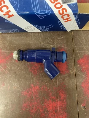 Conjunto injetor de combustível Bosch (6) Cadillac CTS SRX STS 12609418 - Imagem 1 de 4