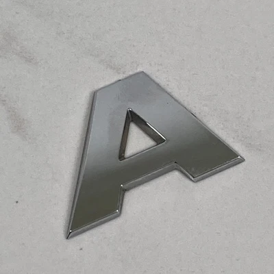 2009-2014 Volkswagen Routan SE эмблема буква 'A' задняя дверь B3205 хром - Изображение 1 из 4