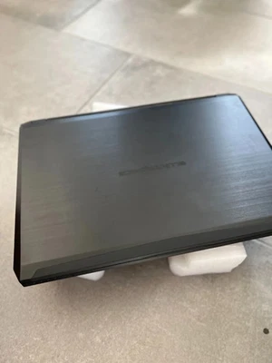 Eluktronics P650HP6-G 15.3" Gaming i7 7700HQ GTX 1060 FHD 120Hz Gsync Completo Foto 1 de 4