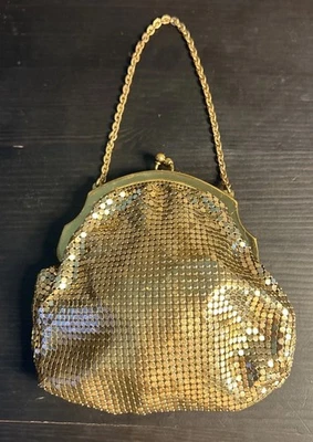 Cartera de noche vintage de malla dorada Whiting & Davis Co con cadena hecha en EE. UU. Foto 1 de 4