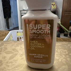 BATH & BODY WORKS WARM VANILLA SUGAR SUPER SMOOTH BODY LOTION 3 FL OZ OG - Picture 1 of 3
