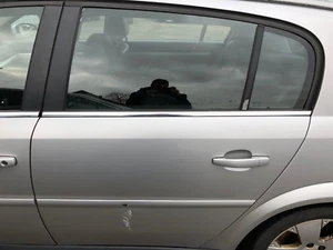 Tür hinten Links Z157 Opel Signum Starsilber mit allen Anbauteilen - Bild 1 von 1