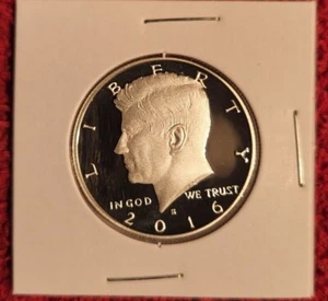 2016 s silver Kennedy half dollar - Picture 1 of 2