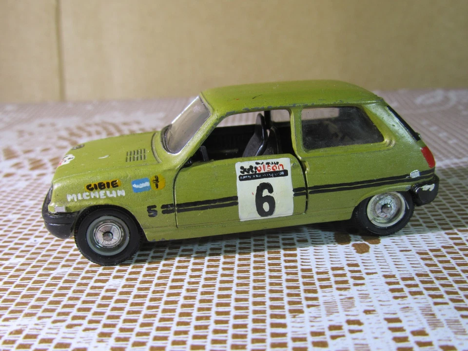 758Z Solido Transformed 10 R5 Alpine #6 Criterium Molson Quebec 1979 Green 1:43 - Image 1 of 4
