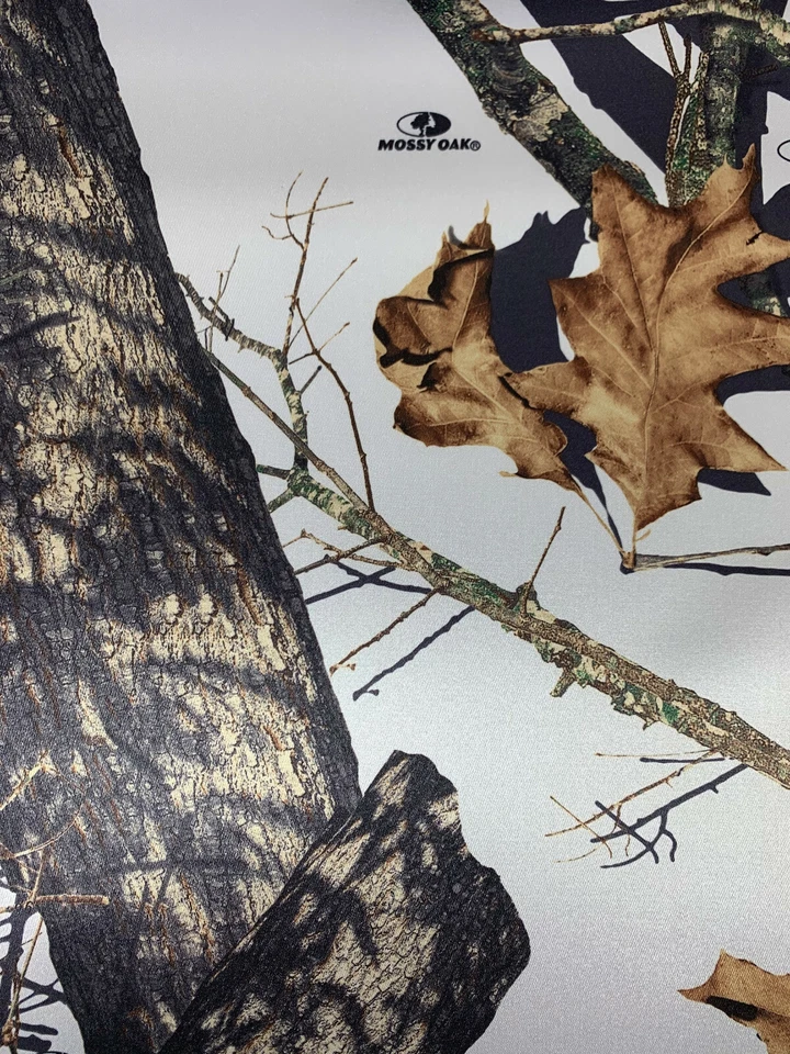 Tela camuflada satinada de invierno de roble musgo por yarda, 60" de ancho Foto 1 de 1