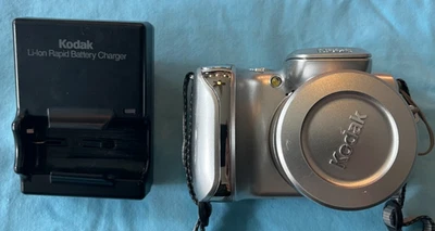 Kodak EasyShare Z612 Camera  6.1MP 2.5" LCD 12x Zoom BONUS Battery Charger incl! - Image 1 of 4