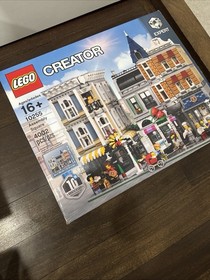 LEGO Creator Expert Assembly Square (10255) New & Factory Sealed