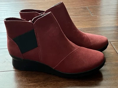 Clarks Cloudsteppers Waddell Topic Red Black Women's 8.5W Zip Wedge Ankle Bootie - Image 1 of 4