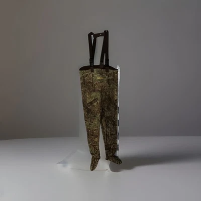 Cabelas Real Tree Bootless Waders  Size Xlr 80% Neoprene 10% Nylon - Image 1 of 2