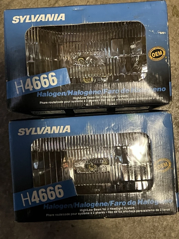 **NUEVO EN CAJA** DOS (2) faros halógenos Sylvania H4666 Foto 1 de 1
