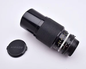 Nikon Zoom-NIKKOR Auto 80-200mm f/4.5 Ai Lens & Caps (#10320) - Picture 1 of 10