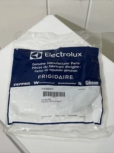 New Genuine Electrolux Frigidaire Fan Blade 318398302 OEM - Picture 1 of 3