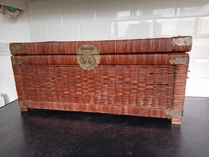 Vtg 1970's Chinoisery Wicker / Rattan Chest with Brass Detail - Picture 1 of 15