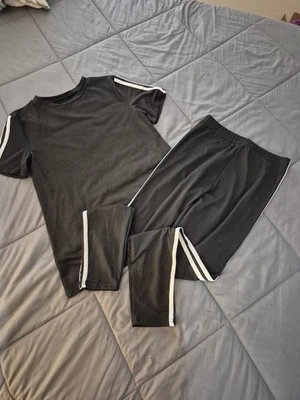 Conjunto de ropa deportiva para mujer, talla pequeña, negro con rayas blancas Foto 1 de 4