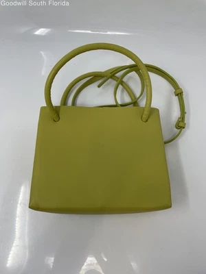 Bolso de hombro bandolera con correa ajustable de cuero verde de Zara para mujer Foto 1 de 4