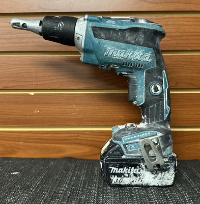 Makita XSF03 18V Cordless Lithium-Ion Brushless Drywall Screw + BATTERY *OFS* - Image 1 of 4