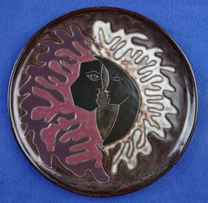 Mara Ceramic Stoneware Celestial Lovers Sun And Moon Face Serving Plate 11.5" - Picture 1 of 7