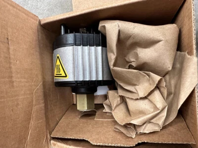 1pcs NEW Johnson pressure controller P215PR-9200 - Image 1 of 4