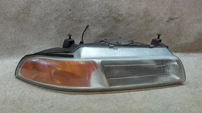 乘客右灯适用于 95 - 96 克莱斯勒 CIRRUS K32-183022 — 第 1/4 张图片