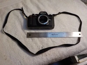 Nikon F-301 N2000 35mm SLR Camera Body for parts - Picture 1 of 6