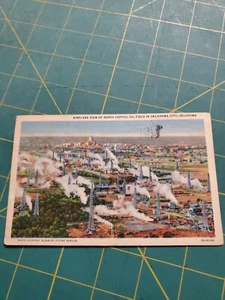 Vista aérea del campo petrolífero North Capitol en Oklahoma City, Oklahoma, 1936 - Imagen 1 de 2