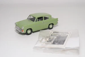 A51 1:43 VANGUARDS VA1001 FORD ANGLIA GREEN NMINT CONDITION - Imagen 1 de 9