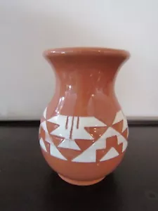Vintage Indianer Swift Eagle Sioux Keramik Vase signiert 6" - Bild 1 von 4