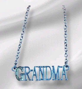 Collar “ABUELA” Tono Plata con Colgante G Estrás, Cadena Ajustable Grande - Imagen 1 de 9