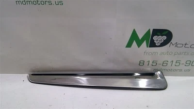 Chevrolet Tahoe 2017-2020 derecho pilar C moldura cromo 23278858 Foto 1 de 4