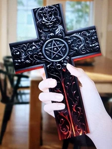 GOTHIC DESIGN WOOD Wall CRUCIFIX CROSS 2D (Flat) handmade Gift 30x20x0.5cm - Foto 1 di 3
