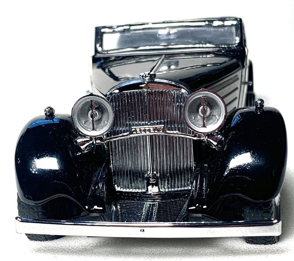 Franklin Mint 1939 Maybach Zepplin scale 1:24 Inventory # 4500 - Image 1 of 4