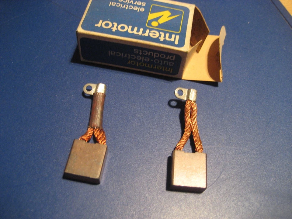 Datsun Oldtimer Ersatzkohlen Anlasser 23379-19900, Intermotor No. 6673 - Bild 1 von 2