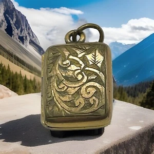 Art Nouveau T & H Ivy Leaves & Scrolls Rolled Gold Rectangle Locket Pendant - Picture 1 of 8