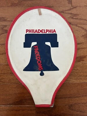 Cubierta de raqueta de tenis Billie Jean King 1974 vintage "PHILADELPHIA LIBERTOMS" {WTT} Foto 1 de 4