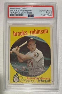 1959 Topps Brooks Robinson - Signed / Autographed Card - PSA/DNA Auth - Picture 1 of 1