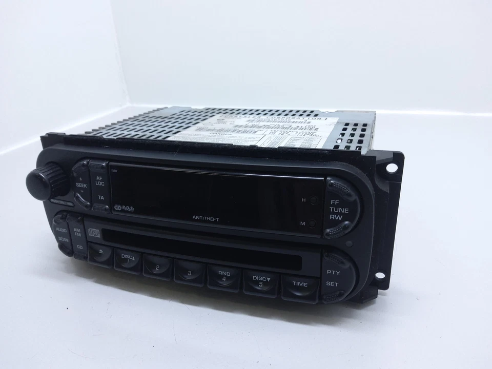 AUTORADIO PER CHRYSLER PT Cruiser Berlina P05091610AB (00>06) - Immagine 1 di 4